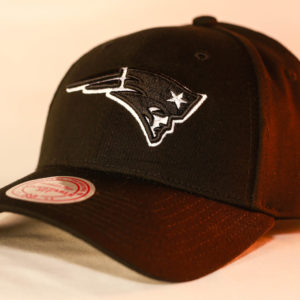 Mitchell & Ness OSFA NFL New England Patriots Black & White Flexfit 110 Logo Low Pro Snapback