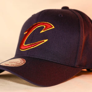 Mitchell & Ness OSFA NBA Cleveland Cavaliers Flexfit 110 Core Low Pro Snapback