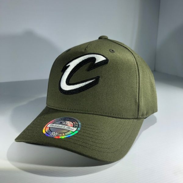 Mitchell & Ness Flexfit 110 NBA Cleveland Cavaliers Olive Logo Snapback OSFA